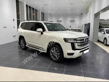 Toyota  Land Cruiser  GXR  2021  SUV  Automatic  6  6,300  4WD  White  Gasoline