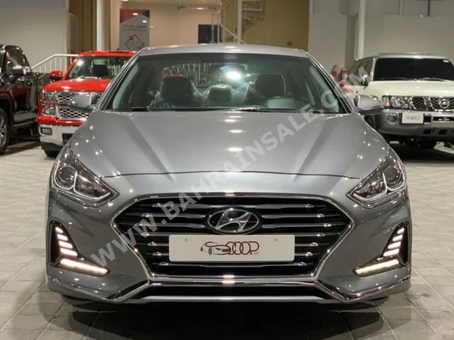 Hyundai  Sonata  2018  Sedan  Automatic  4  80,000  FWD  Gray  Gasoline