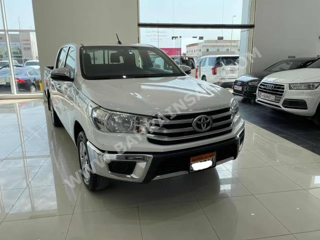 Toyota  Hilux  2019  Pick Up  Manual  4  122,500  FWD  White  Gasoline