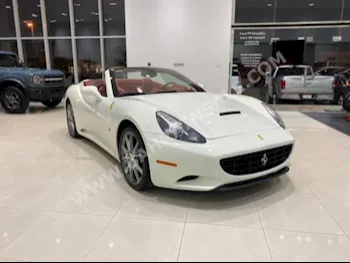 فيراري  كليفورنيا اف 1  2013  كوبيه \ سبورت  اتوماتك  8  43,800  دفع خلفي  أبيض  بنزين