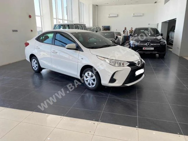 Toyota  Yaris  2021  Sedan  Automatic  4  16,300  FWD  White  Gasoline