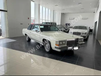 كاديلاك  ديفيلي  1983  كلاسك  اتوماتك  8  5  دفع خلفي  أبيض  بنزين