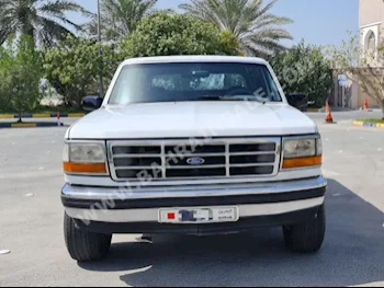 Ford  Classic  1994  SUV  Automatic  8  250  4WD  White  Gasoline
