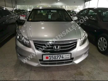 هوندا  اكورد  2011  سيدان  اتوماتك  4  78,000  دفع أمامي  فضي  بنزين