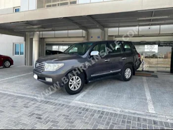 Toyota  Land Cruiser  GXR  2009  SUV  Automatic  8  268,600  4WD  Gray  Gasoline