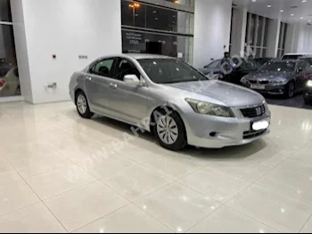 هوندا  اكورد  2010  سيدان  اتوماتك  4  198,900  دفع أمامي  فضي  بنزين
