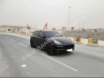 بورش  كيان  جي تي اس  2013  اس يو في  اتوماتك  8  137,150  دفع كلي مستمر  أسود  بنزين