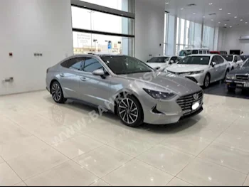 هيونداي  سوناتا  2020  سيدان  اتوماتك  4  44,400  دفع أمامي  فضي  بنزين