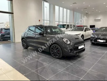 ميني كوبر اس 2021 هاتشباك اتوماتك 4 15,300 دفع أمامي رمادي بنزين
