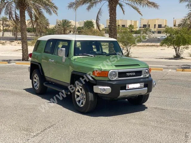 Toyota  FJ Cruiser  2020  SUV  Automatic  6  12,950  4WD  Green  Gasoline
