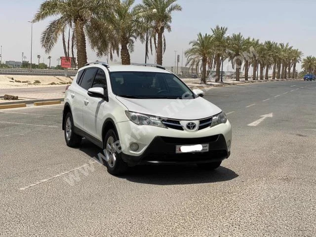 Toyota  Rav 4  2015  SUV  Automatic  4  404,500  RWD  White  Gasoline