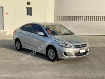 هيونداي  اكسنت  1.6  2016  سيدان  اتوماتك  4  297,300  دفع أمامي  فضي  بنزين