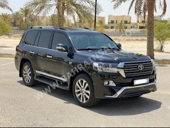 Toyota  Land Cruiser  VXS Black Edition  2017  SUV  Automatic  8  99,960  AWD  Black  Gasoline