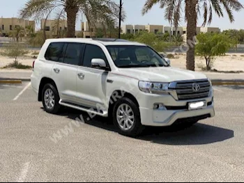 Toyota  Land Cruiser  GXR  2018  SUV  Automatic  8  79,550  AWD  Pearl  Gasoline