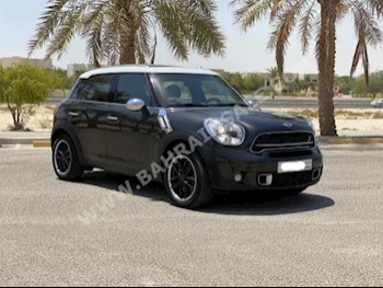 Mini  Cooper  CountryMan  S  2016  Hatchback  Automatic  4  91,900  FWD  Gray  Gasoline