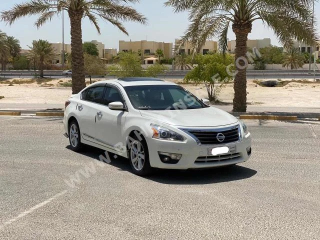نيسان  ألتيما  2015  سيدان  اتوماتك  6  71,250  دفع أمامي  أبيض  بنزين