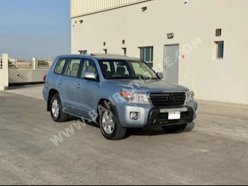 تويوتا  لاند كروزر  جي اكس ار  2014  اس يو في  اتوماتك  8  197,200  دفع كلي مستمر  ازرق  بنزين