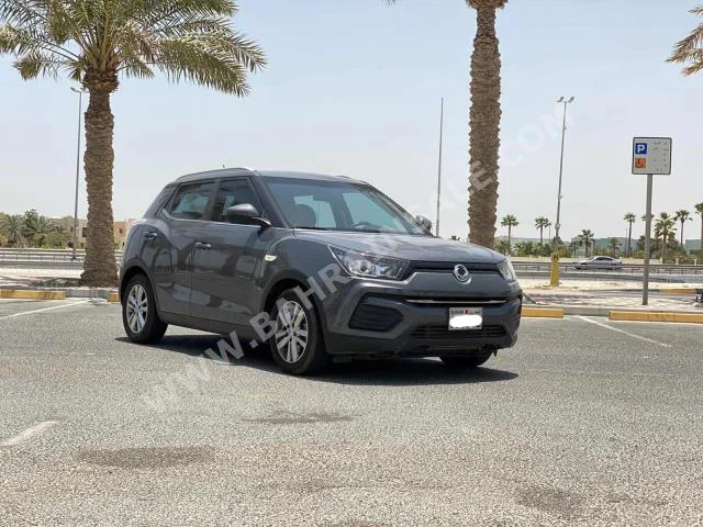 سانغ يونغ  تيفولي  2019  اس يو في  اتوماتك  4  51,800  دفع أمامي  رمادي  بنزين