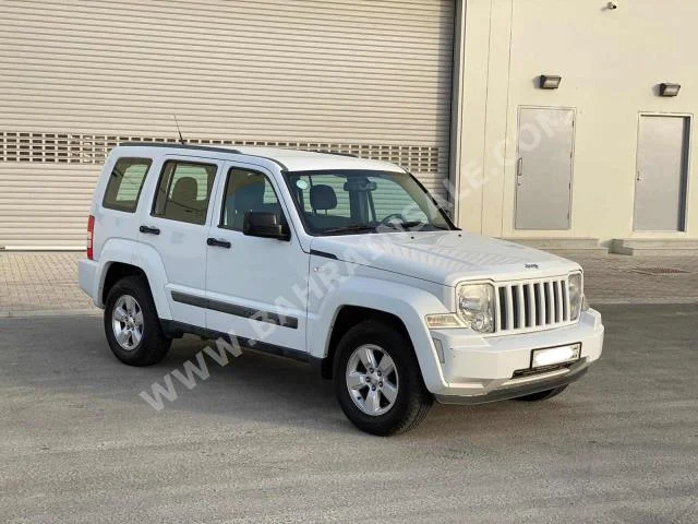 Jeep  Cherokee  2011  SUV  Automatic  6  114,800  AWD  White  Gasoline