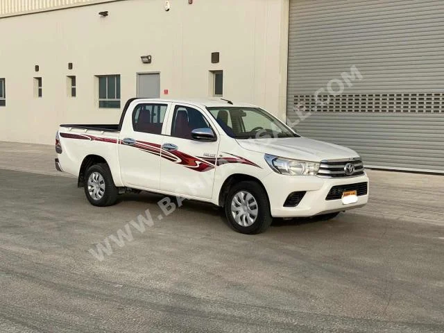 Toyota  Hilux  2016  Pick Up  Manual  4  110,750  FWD  White  Gasoline