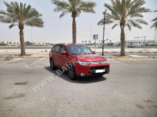 متسوبيشي  أوت لاندر  2015  اس يو في  اتوماتك  4  188,950  دفع أمامي  أحمر  بنزين