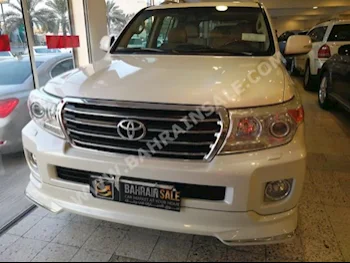 Toyota  Land Cruiser  GXR  2013  SUV  Automatic  6  108,000  4WD  Pearl  Gasoline