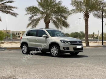 فوكس واغن  تيغوان  2.0 تي اس اي  2012  اس يو في  اتوماتك  4  183,900  دفع خلفي  ذهبي  بنزين