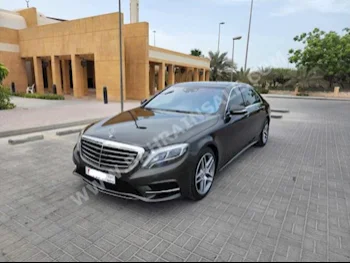 مرسيدس - بنز  اس - كلاس  400  2015  سيدان  اتوماتك  6  109,800  دفع خلفي  أسود  بنزين