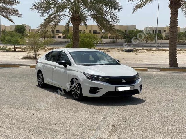 هوندا  سيتي  2021  سيدان  اتوماتك  4  20,600  دفع أمامي  أبيض  بنزين