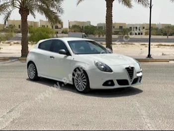 الفا روميو  جوليتا  2015  هاتشباك  اتوماتك  4  30,500  دفع أمامي  أبيض  بنزين