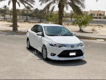 تويوتا ياريس 2017 سيدان اتوماتك 4 86,500 دفع أمامي أبيض بنزين