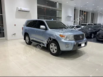 Toyota  Land Cruiser  GXR  2013  SUV  Automatic  8  149,280  4WD  Blue  Gasoline