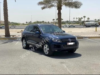 Volkswagen Touareg 2015 SUV Automatic 6 95,450 AWD Blue Gasoline