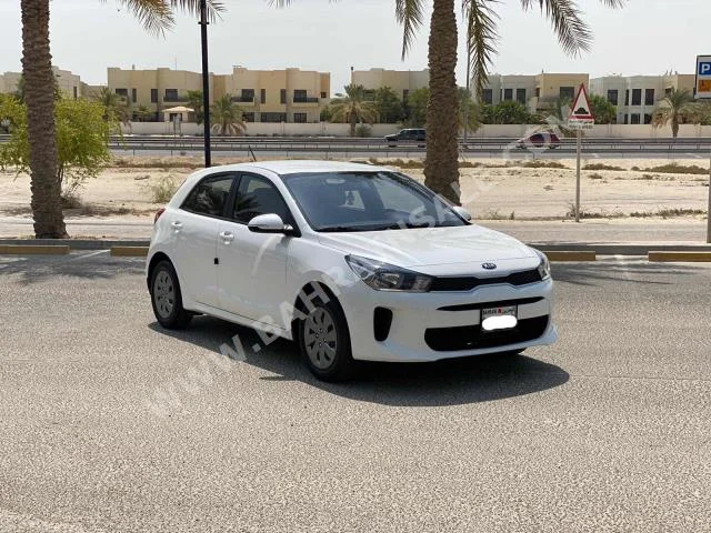 كيا ريو 2020 هاتشباك اتوماتك 4 26,350 دفع أمامي أبيض بنزين