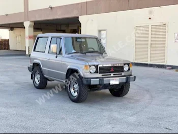 متسوبيشي  باجيرو  1986  اس يو في  عادي  4  280,100  دفع أمامي  فضي  بنزين