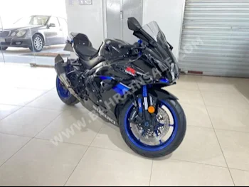 Suzuki  XL 7  2017  Coupe / Sport  Manual  4  12,400  FWD  Black  Gasoline