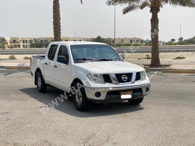 نيسان  نافارو  2016  بيكب  عادي  4  110,100  دفع أمامي  أبيض  بنزين