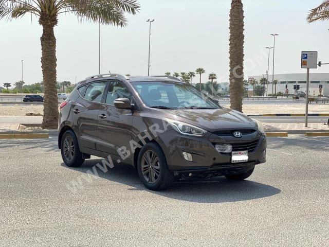 هيونداي  تكسن  2015  اس يو في  اتوماتك  4  126,250  دفع أمامي  بني  بنزين