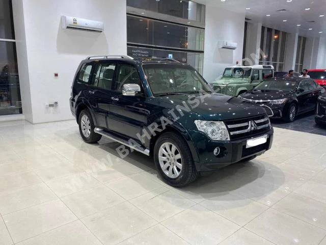 Mitsubishi  Pajero  3.8  2010  SUV  Automatic  6  102,900  4WD  Green  Gasoline