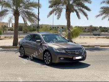 Honda  Accord  Sport  2016  Sedan  Automatic  6  136,650  FWD  Gray  Gasoline