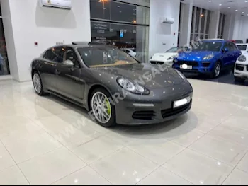 بورش  بانميرا  اس-هايبرد  2014  سيدان  اتوماتك  6  95,000  دفع خلفي  رمادي  بنزين