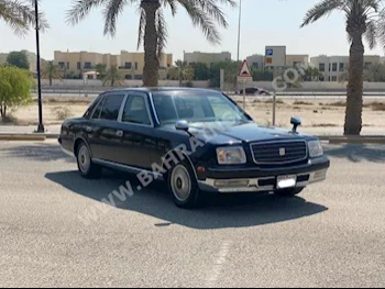 تويوتا  سنتشري  1992  سيدان  اتوماتك  12  97,100  دفع خلفي  أسود  بنزين