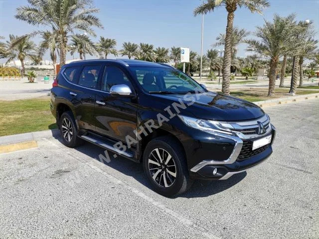 Mitsubishi  ASX  2017  SUV  Automatic  6  59,600  4WD  Black  Gasoline