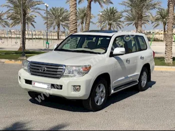تويوتا  لاند كروزر  جي اكس ار  2012  اس يو في  اتوماتك  8  228,200  دفع كلي مستمر  أبيض  بنزين