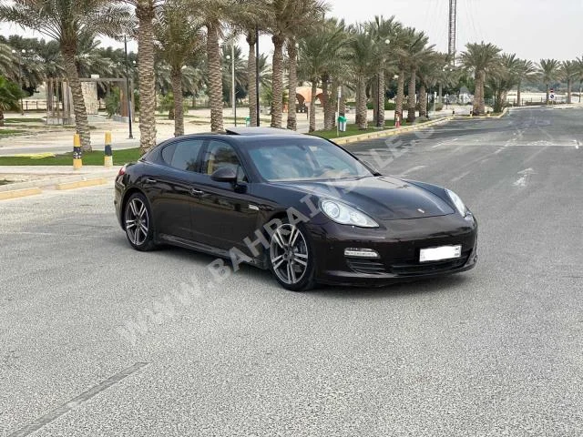 بورش  بانميرا  2012  سيدان  اتوماتك  6  108,500  دفع خلفي  بني  بنزين