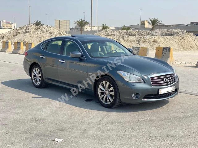 انفنيتي  كيو  70  2015  سيدان  اتوماتك  8  90,200  دفع خلفي  رمادي  بنزين