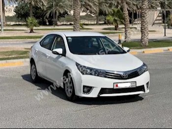 Toyota  Corolla  XLI  2016  Sedan  Automatic  4  94,700  FWD  White  Gasoline