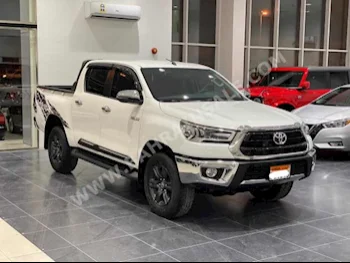 Toyota  Hilux  SR5  2022  Pick Up  Automatic  4  3,300  4WD  White  Gasoline