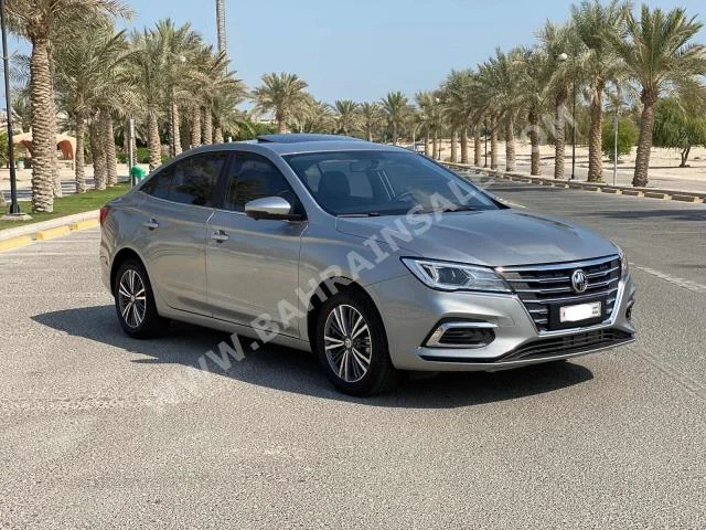 ام جي  ام جي 5  2022  سيدان  اتوماتك  4  5,900  دفع أمامي  فضي  بنزين