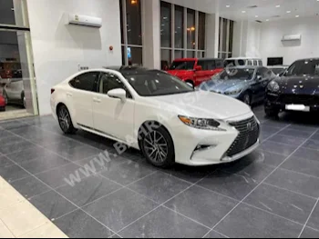 Lexus  ES  350  2016  Sedan  Automatic  6  127,950  RWD  White  Gasoline